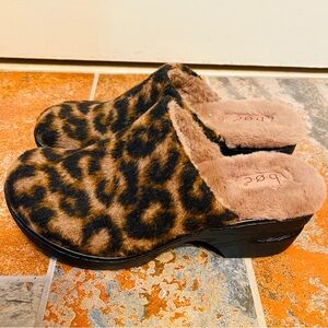 💋NWOB! Incredible BOC Fur & Leopard Print, Fur Lined Clogs!